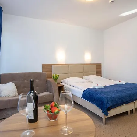 Rentplanet - Trzy Sosny Apartment