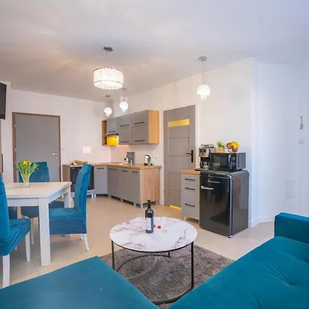 Rentplanet - Trzy Sosny Apartment *